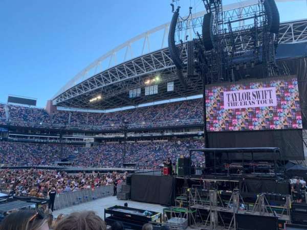 Lumen Field, section: 104, row: I, seat: 10