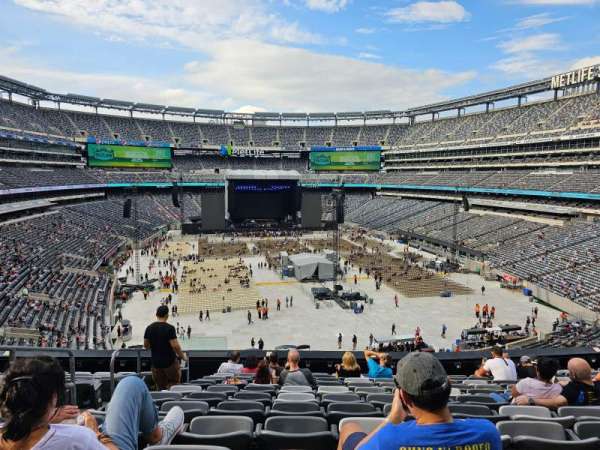 MetLife Stadium, section: 227B, row: 11, seat: 20
