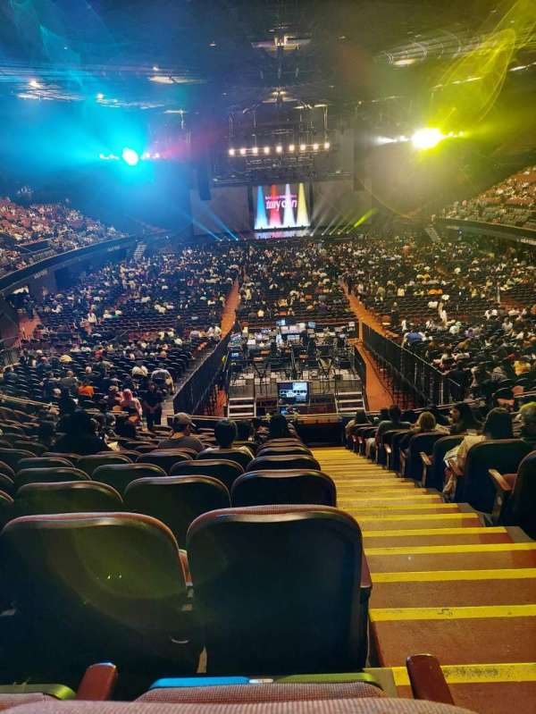 Kia Forum, section: 136, row: 14, seat: 12