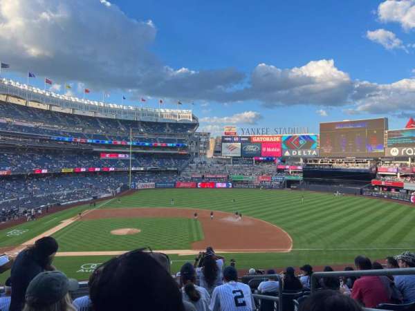 Yankee Stadium, section: 216, row: 11, seat: 3