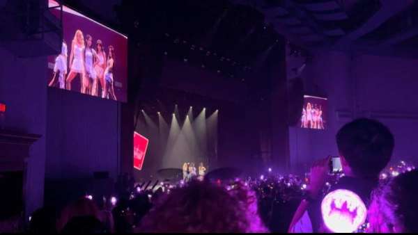 Rosemont Theatre, section: 112, row: T, seat: 8