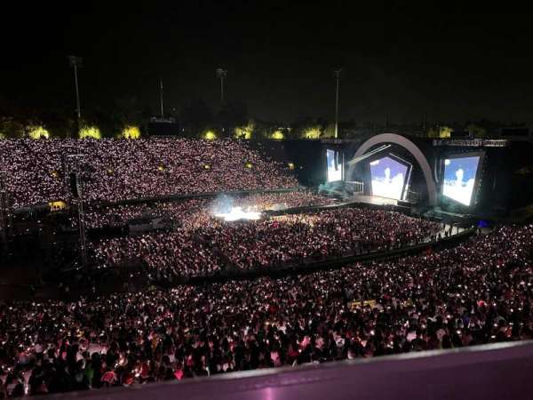 Rose Bowl, section: Club D109, row: B, seat: 3