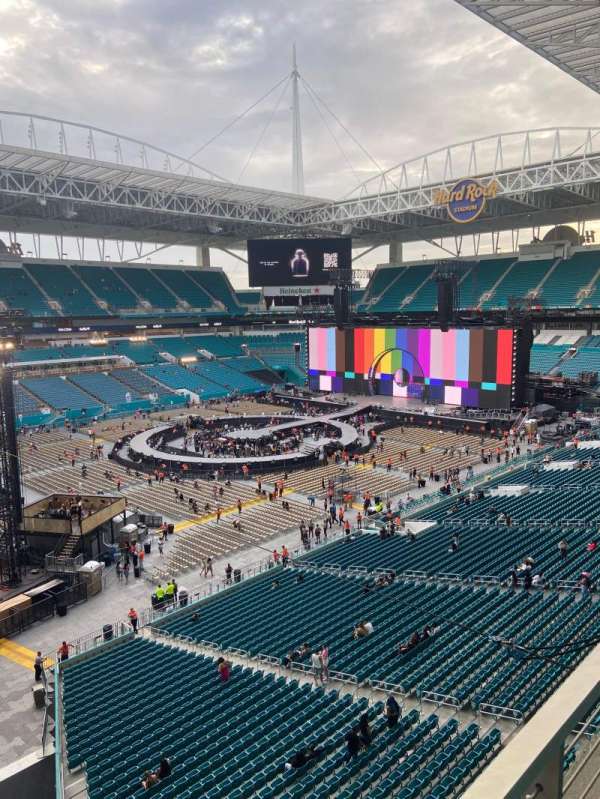 Hard Rock Stadium, section: 323, row: 1, seat: 11