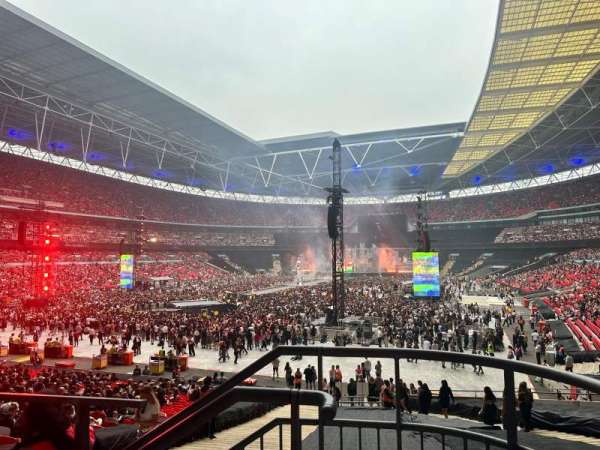Wembley Stadium, section: 109, row: 32, seat: 190