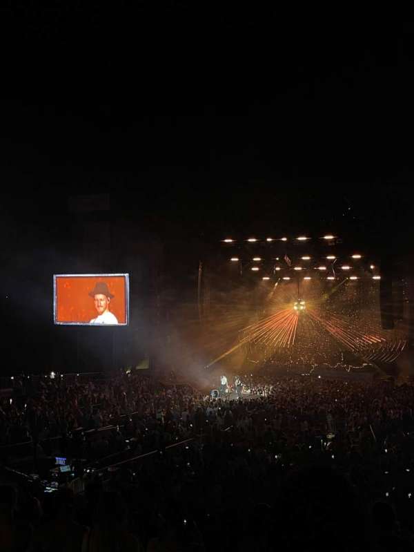 Jones Beach Theater, section: 203, row: CC, seat: 4
