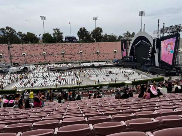 Rose Bowl, section: 19-L, row: 52, seat: 18