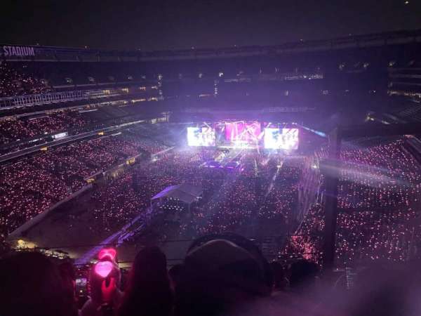 MetLife Stadium, section: 323, row: 9, seat: 1