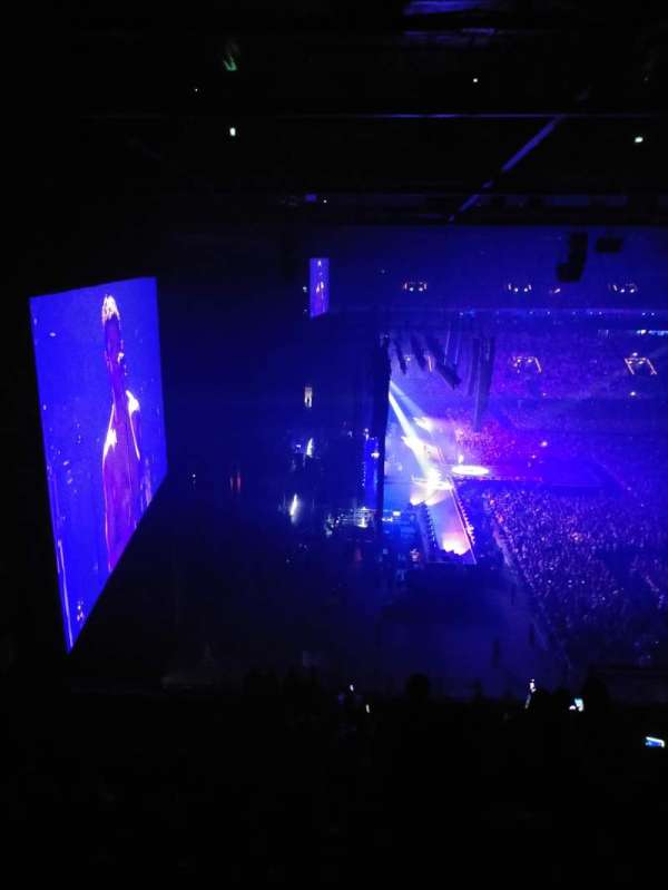 Paris La Défense Arena, section: 402, row: 59, seat: 4