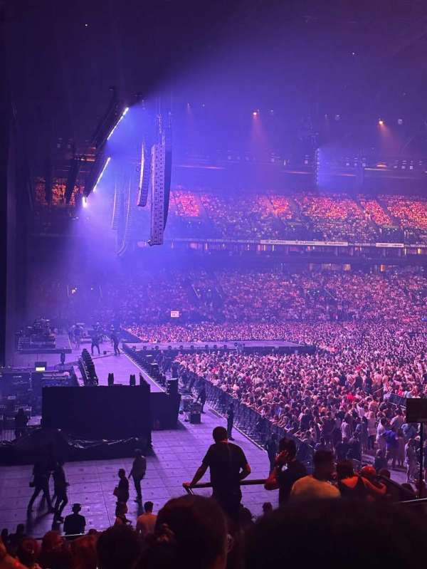 Paris La Défense Arena, section: 102, row: 23, seat: 6
