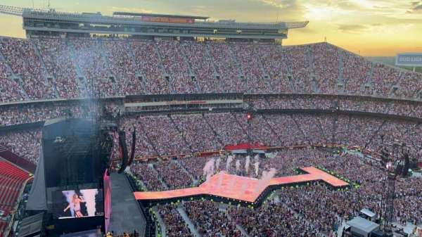 Arrowhead Stadium, section: 305, row: 31, seat: 1