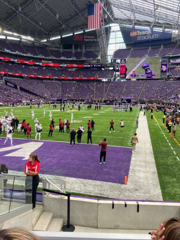 U.S. Bank Stadium, section: 138, row: 7, seat: 17