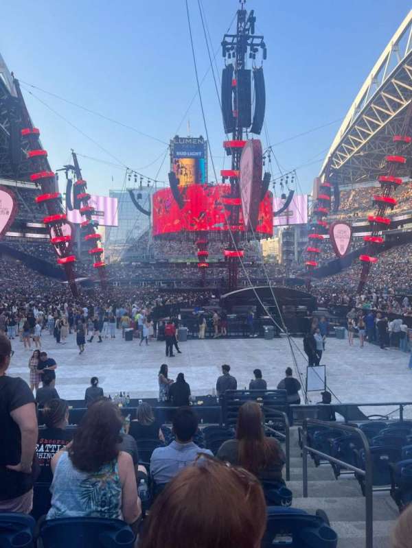 Lumen Field, section: 123, row: J, seat: 2