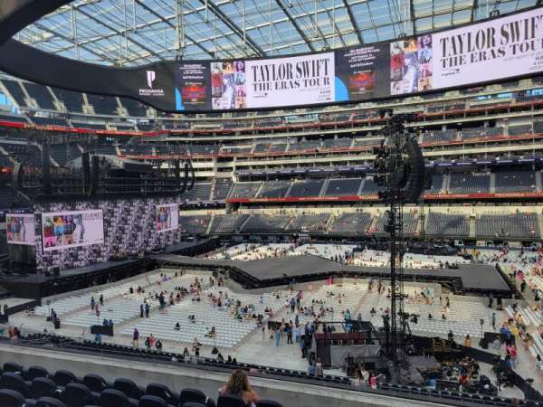 SoFi Stadium, section: VIP220, row: 7, seat: 2
