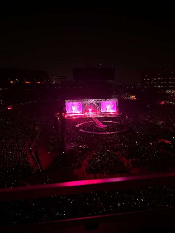Levi's Stadium, section: 305, row: 1, seat: 2