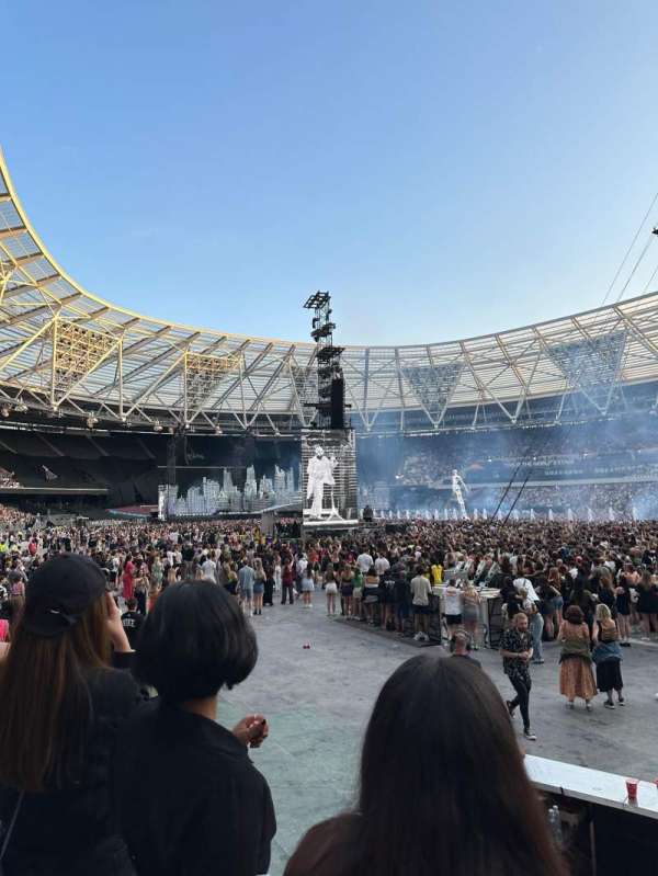 London Stadium, section: 141, row: 9, seat: 144