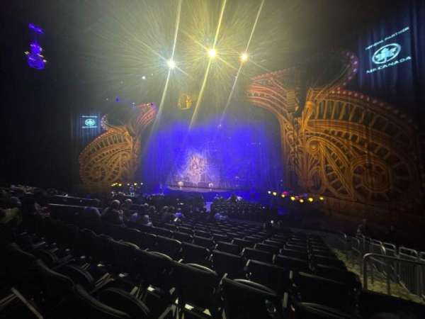 Acrisure Arena, section: 109, row: M, seat: 4