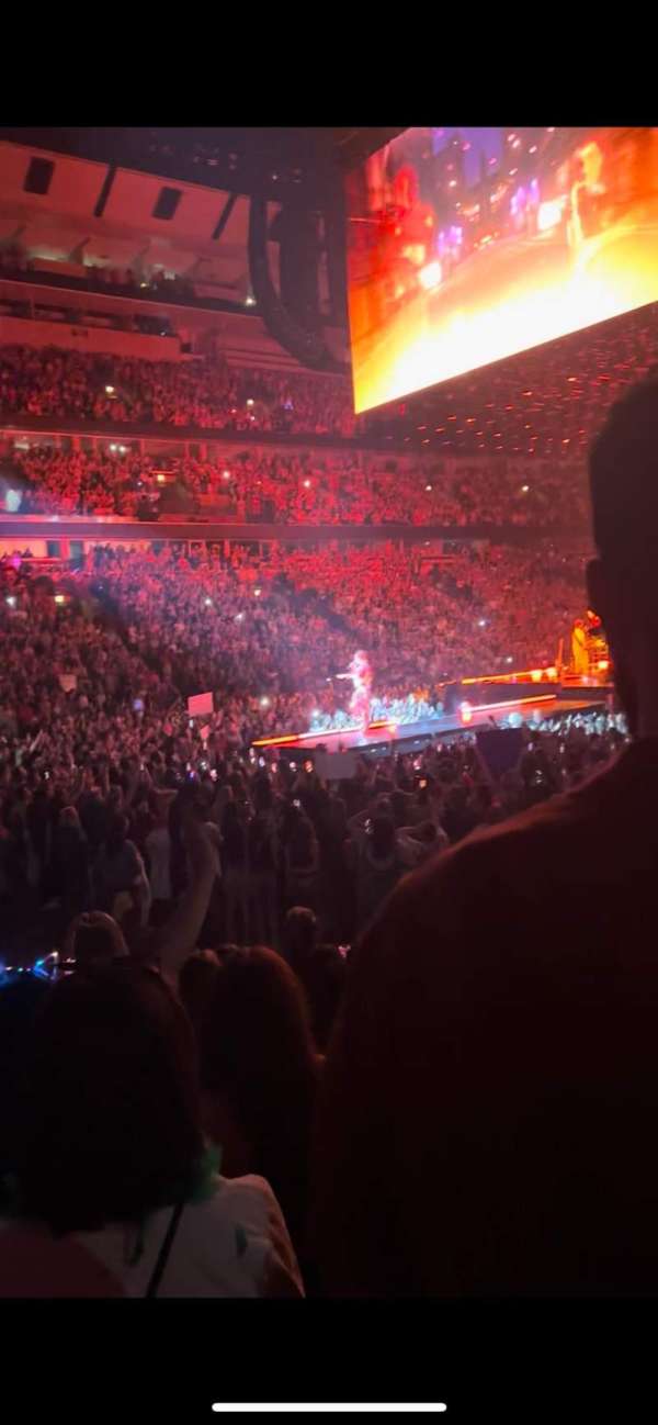United Center, section: 103, row: D, seat: 18