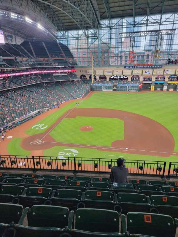 Daikin Park, section: 325, row: 6, seat: 12