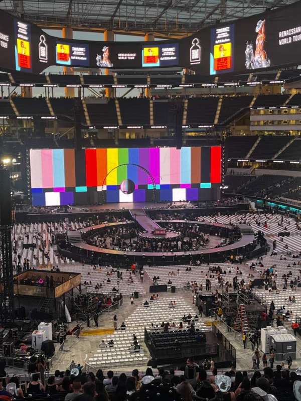 SoFi Stadium, section: 231, row: 29, seat: 17