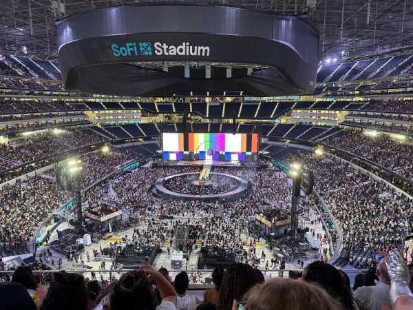 SoFi Stadium, section: 337, row: 8, seat: 15