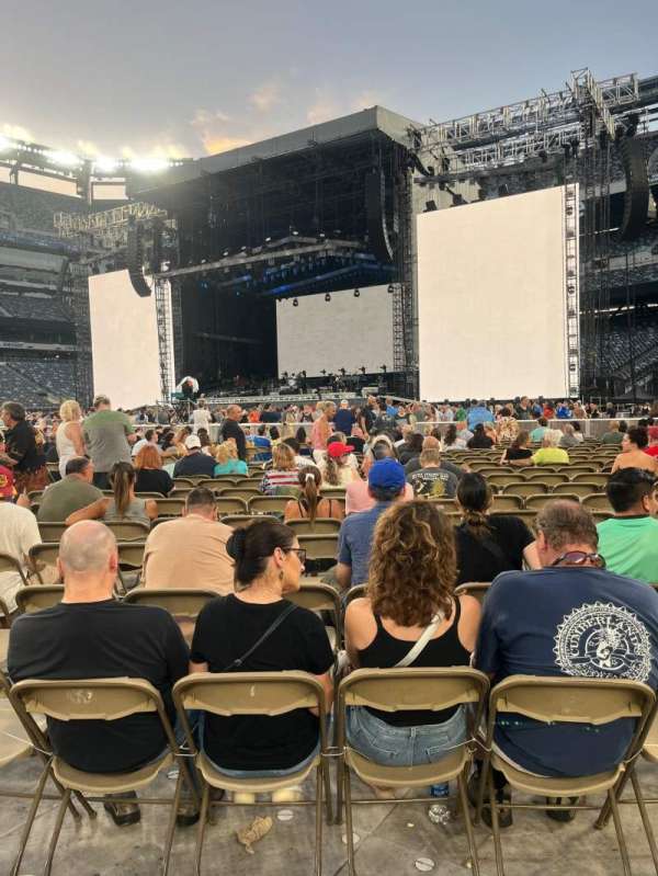 MetLife Stadium, section: Floor 1, row: 20, seat: 16