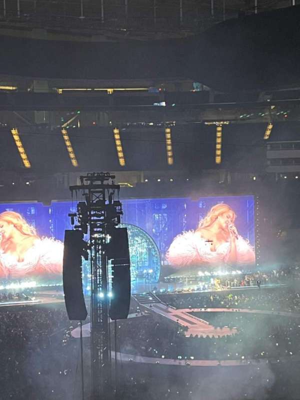 SoFi Stadium, section: 229, row: 27, seat: 7