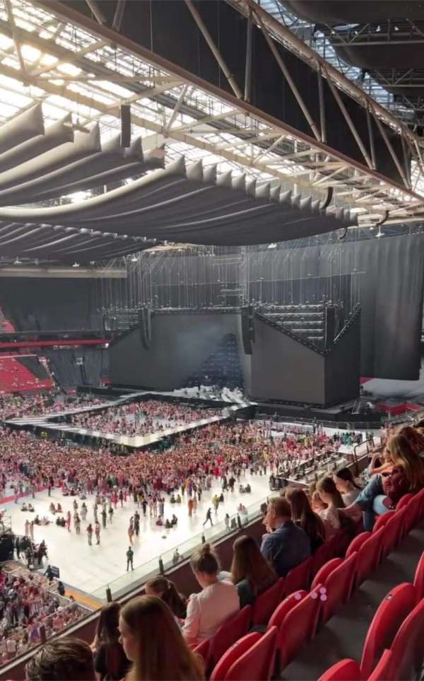 Johan Cruijff ArenA, section: 422, row: 8, seat: 161