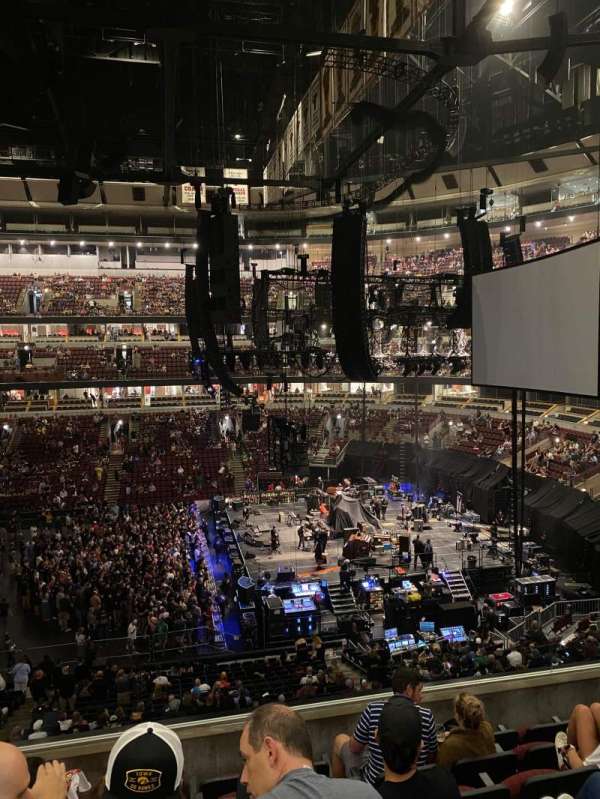 United Center, section: 233, row: 7, seat: 9