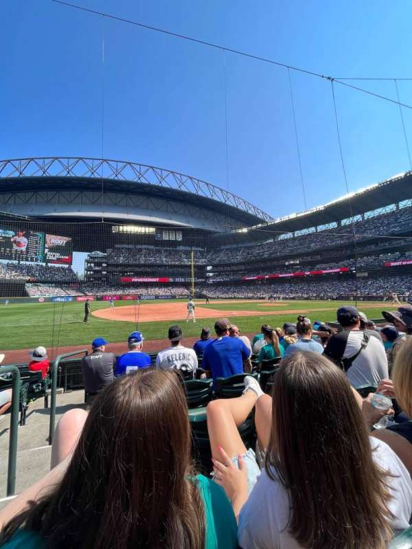 T-Mobile Park, section: 140, row: 7, seat: 11