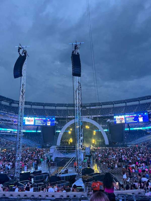 MetLife Stadium, section: 126, row: 14, seat: 1-2