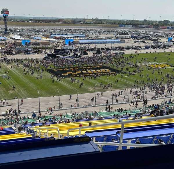 Kansas Speedway, section: 216, row: 61