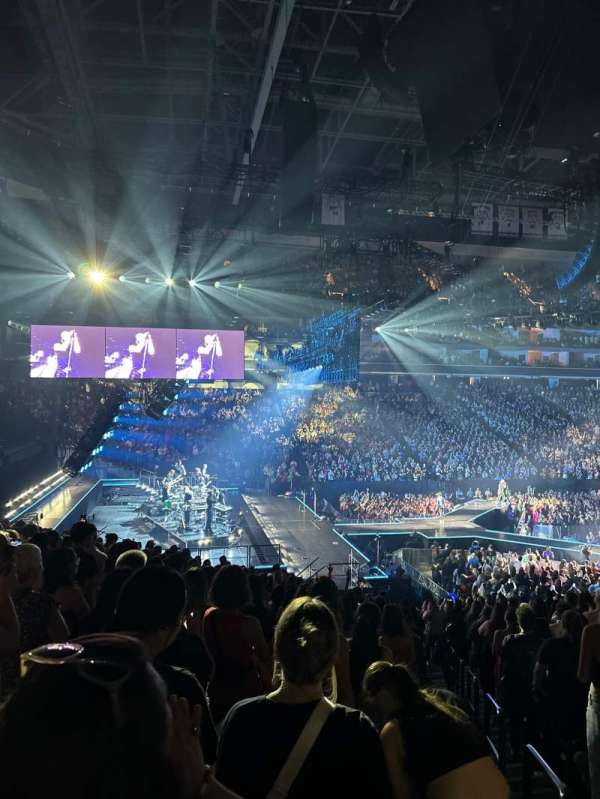 Golden 1 Center, section: 123, row: Q, seat: 1