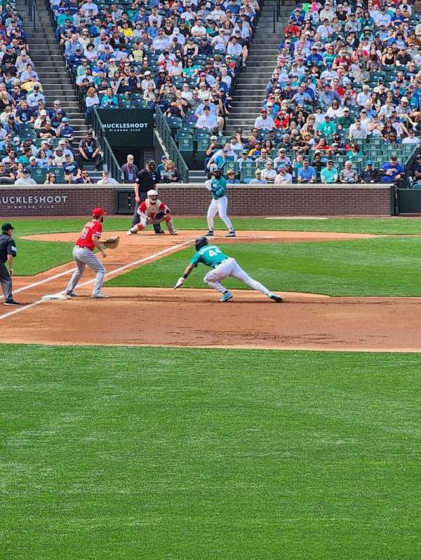 T-Mobile Park, section: 109, row: 28, seat: 1
