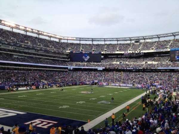 MetLife Stadium, section: 121, row: 23, seat: 25