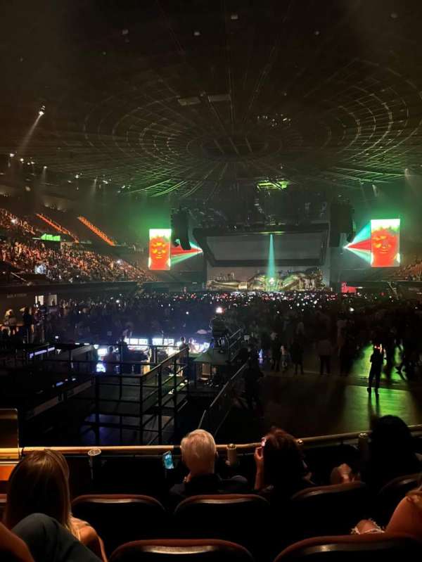 Kia Forum, section: 102, row: 4, seat: 4