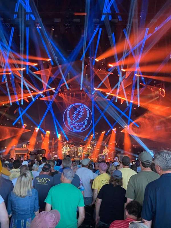 Lakewood Amphitheatre, section: 102, row: V, seat: 25