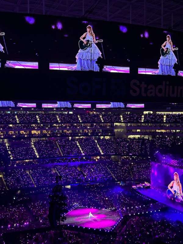 SoFi Stadium, section: 347, row: 8, seat: 11