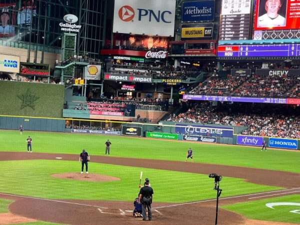 Daikin Park, section: 118, row: 28, seat: 23