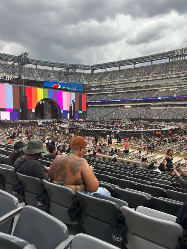 MetLife Stadium, section: 135, row: 13, seat: 6