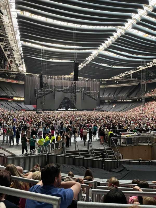 Johan Cruijff ArenA, section: 129, row: 7, seat: 185