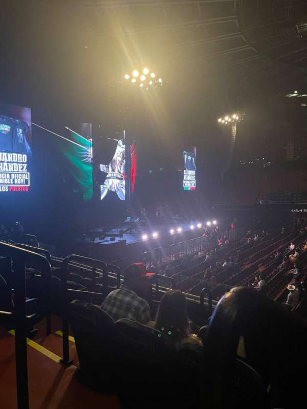 Kia Forum, section: 127, row: 6, seat: 1