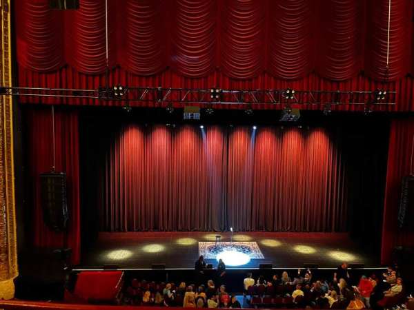 Chicago Theatre, section: Loge4, row: BB, seat: 401