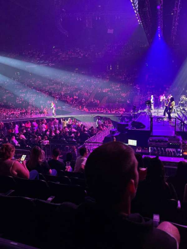 CFG Bank Arena, section: 101, row: H, seat: 2