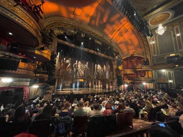 Richard Rodgers Theatre, section: Orchestra L, row: M, seat: 17