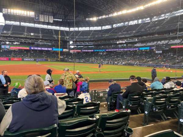 T-Mobile Park, section: 140, row: 9, seat: 3