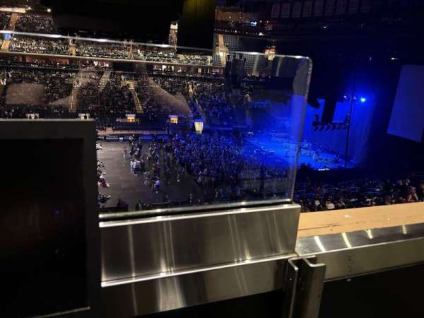 Madison Square Garden, section: 211, row: 1, seat: 6