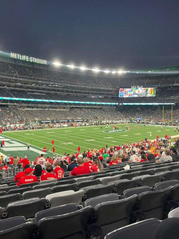 MetLife Stadium, section: 144, row: 31, seat: 22