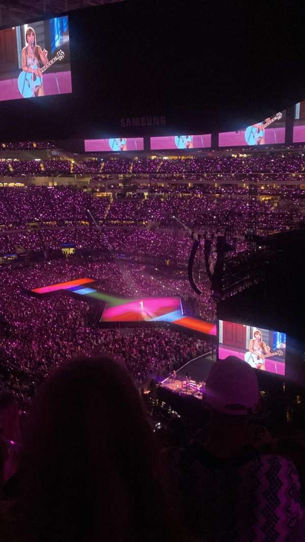 SoFi Stadium, section: 303, row: 7, seat: 9