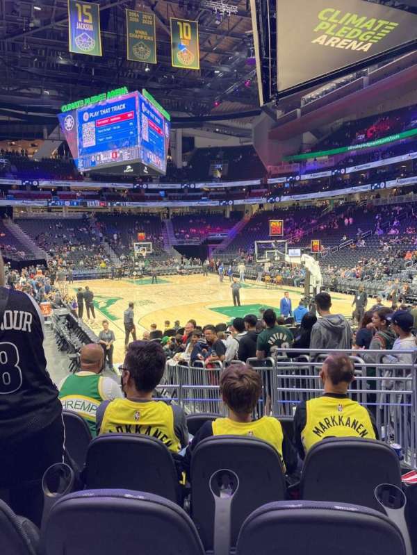 Climate Pledge Arena, section: 22, row: G, seat: 4
