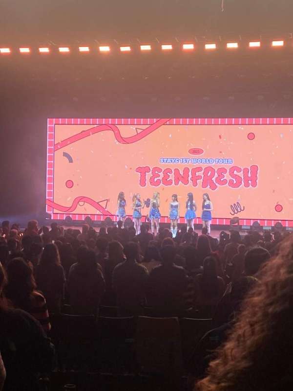 Rosemont Theatre, section: 108, row: R, seat: 1